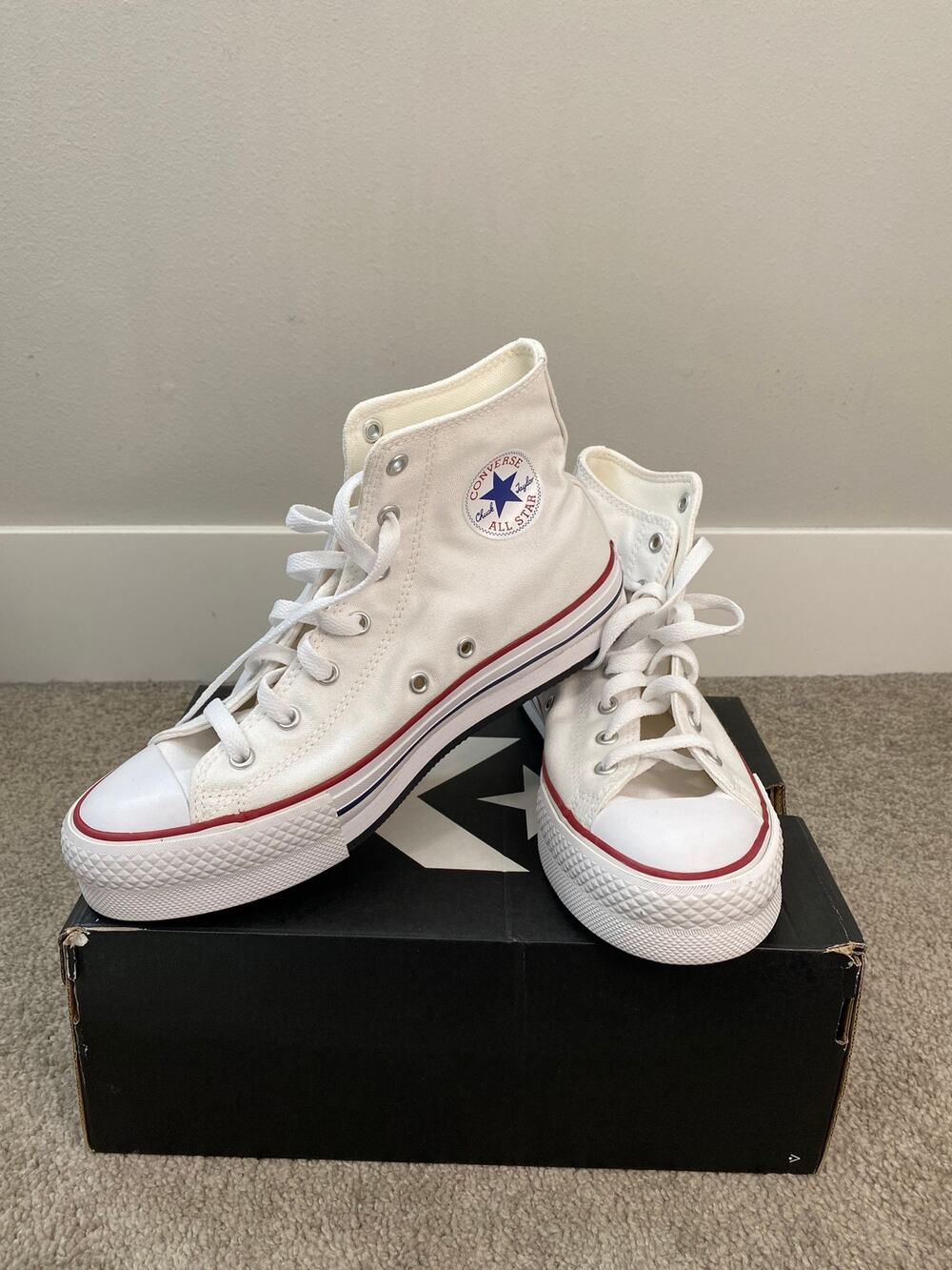 New Converse Chuck Taylor All Star High Top White Kids Size 6